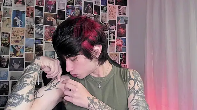 Snapshot of liamelf chatting on 09/20/25, 06:03 liamelf online show from 09/20/25, 06:03