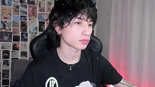 Snapshot of liamelf chatting on 09/24/25, 07:01 liamelf online show from 09/24/25, 07:01