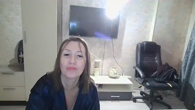 Snapshot of WindChristy chatting on 12/13/24, 11:50 WindChristy online show from 12/13/24, 11:50