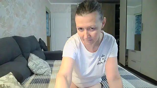 Snapshot of WindChristy chatting on 11/03/25, 02:02 WindChristy online show from 11/03/25, 02:02