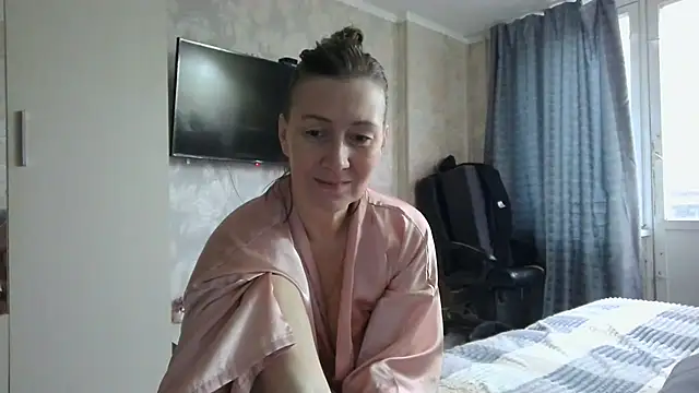 Snapshot of WindChristy chatting on 11/23/25, 12:05 WindChristy online show from 11/23/25, 12:05