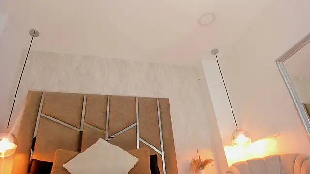 Martinaa Jones  online show from 01/13/26, 12:32