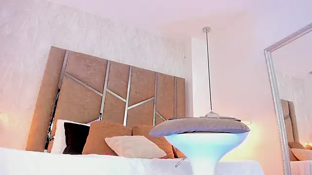 Martinaa Jones  online show from 03/29/26, 12:49