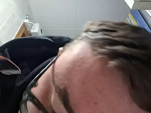 Javier bear online show from 02/07/25, 02:15