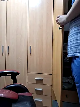 Javier bear online show from 11/02/25, 10:23