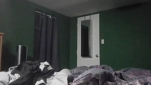 Snapshot of Glitt3rqueen341 chatting on 09/26/25, 05:33 Glitt3rqueen341 online show from 09/26/25, 05:33