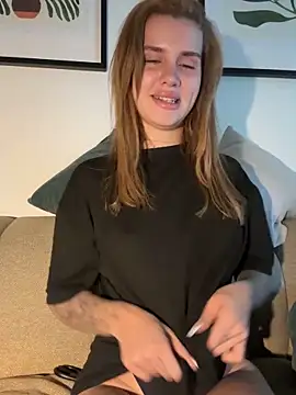 EmiliaCatalina online show from 09/08/25, 08:41