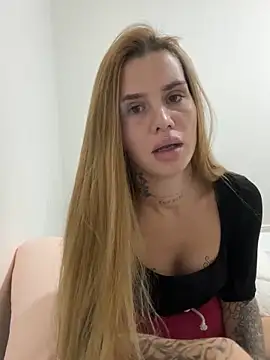 EmiliaCatalina online show from 09/30/25, 12:04