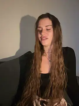 EmiliaCatalina online show from 05/28/26, 11:13
