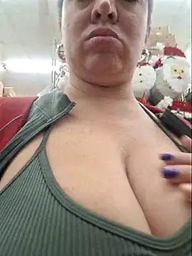 Snapshot of laura_bassi chatting on 11/09/25, 12:20 laura bassi online show from 11/09/25, 12:20