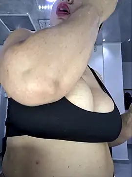 Snapshot of laura_bassi chatting on 11/10/25, 03:16 laura bassi online show from 11/10/25, 03:16