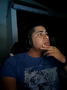 Snapshot of ElferXXX chatting on 02/19/25, 05:05 ElferXXX online show from 02/19/25, 05:05