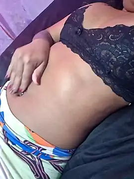 Snapshot of Aunt_9999 chatting on 01/23/25, 10:11 Aunt 9999 online show from 01/23/25, 10:11