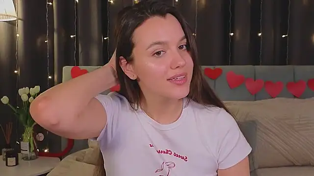 Snapshot of Sweet_heaven chatting on 02/16/25, 04:10 Sweet heaven online show from 02/16/25, 04:10