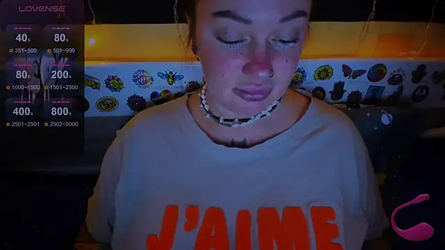 Snapshot of EllieOz chatting on 12/24/24, 03:37 EllieOz online show from 12/24/24, 03:37
