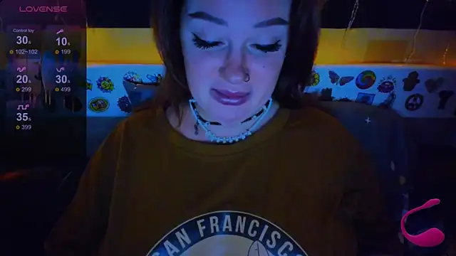 Snapshot of EllieOz chatting on 01/01/25, 05:44 EllieOz online show from 01/01/25, 05:44