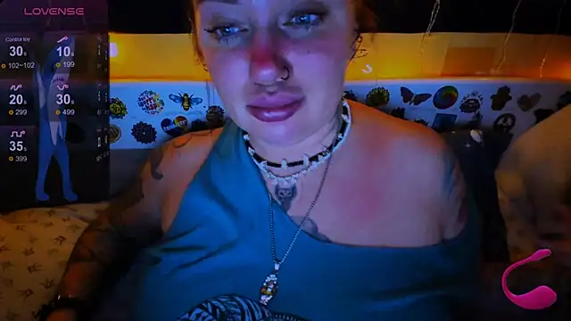 Snapshot of EllieOz chatting on 01/13/25, 07:21 EllieOz online show from 01/13/25, 07:21