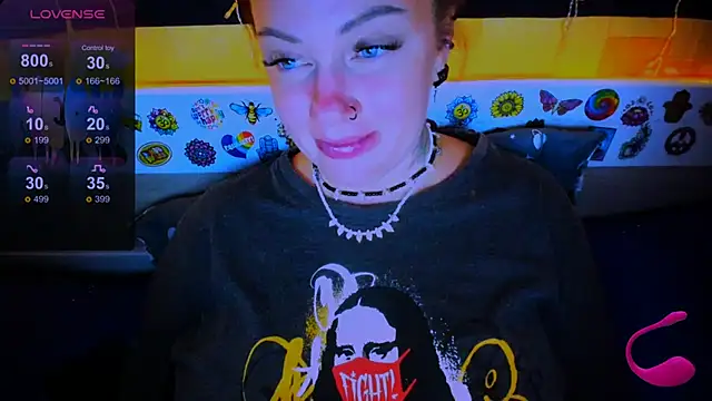 Snapshot of EllieOz chatting on 03/21/25, 12:40 EllieOz online show from 03/21/25, 12:40