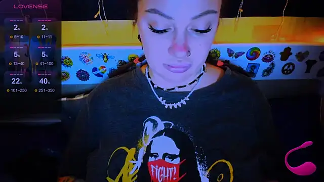 Snapshot of EllieOz chatting on 03/22/25, 10:59 EllieOz online show from 03/22/25, 10:59