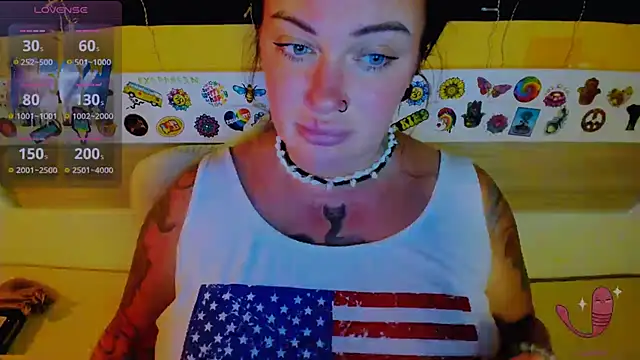 Snapshot of EllieOz chatting on 09/14/25, 06:40 EllieOz online show from 09/14/25, 06:40