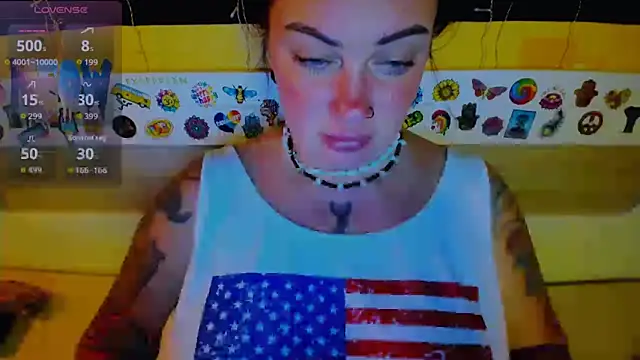 Snapshot of EllieOz chatting on 09/15/25, 05:13 EllieOz online show from 09/15/25, 05:13