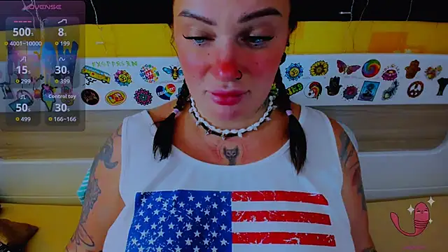 Snapshot of EllieOz chatting on 09/21/25, 11:56 EllieOz online show from 09/21/25, 11:56
