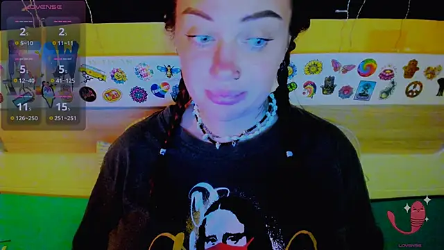 EllieOz online show from 10/25/25, 05:08