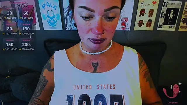 EllieOz online show from 04/18/26, 02:43