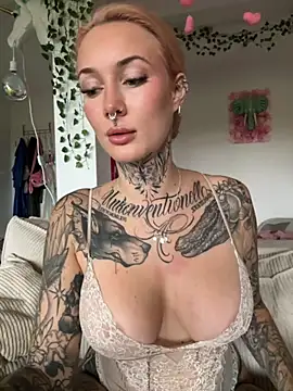 Stella-Kink online show from 10/22/25, 02:17