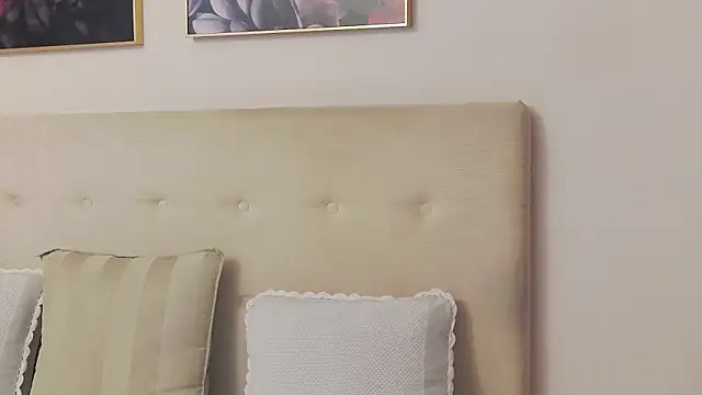 CassieHilton online show from 11/27/25, 06:21