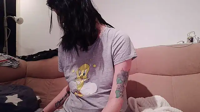 Snapshot of LauraBaby chatting on 12/21/24, 07:16 LauraBaby online show from 12/21/24, 07:16