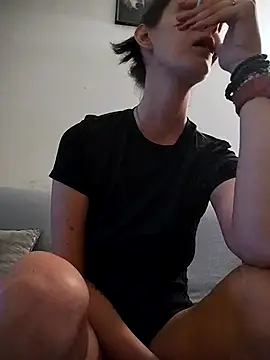 Snapshot of LauraBaby chatting on 10/24/25, 05:09 LauraBaby online show from 10/24/25, 05:09