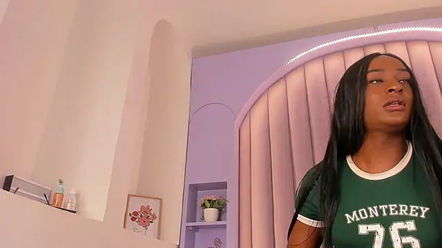 Snapshot of nahomi_campbell chatting on 02/12/25, 07:35 nahomi campbell online show from 02/12/25, 07:35