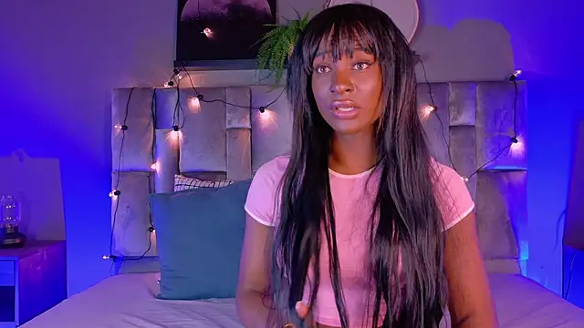 Snapshot of nahomi_campbell chatting on 10/15/25, 07:36 nahomi campbell online show from 10/15/25, 07:36