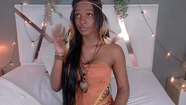 Snapshot of nahomi_campbell chatting on 10/31/25, 05:25 nahomi campbell online show from 10/31/25, 05:25