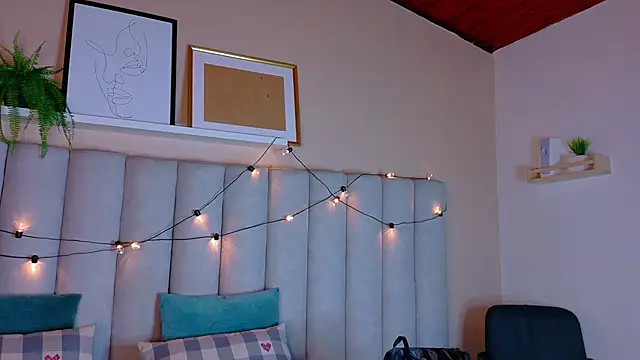 Snapshot of nahomi_campbell chatting on 11/19/25, 07:36 nahomi campbell online show from 11/19/25, 07:36