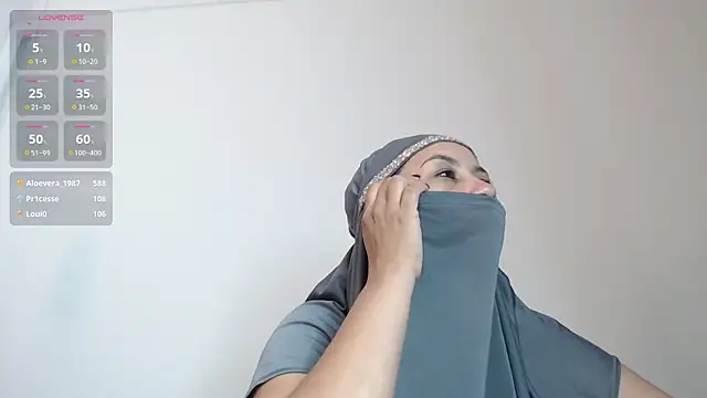 Amina hafsa online show from 03/17/25, 01:24