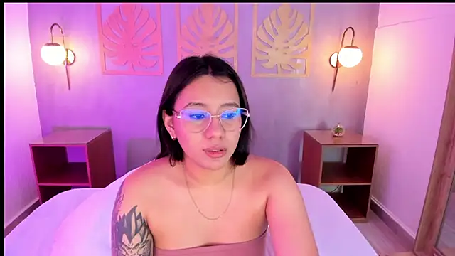 Snapshot of majo_rosse_ chatting on 09/27/25, 11:32 majo rosse  online show from 09/27/25, 11:32