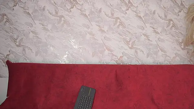 roselinedior online show from 11/22/25, 04:06