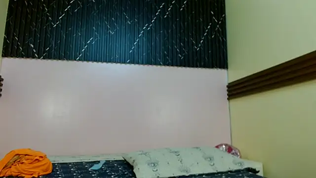 VeronicaRobles online show from 10/07/25, 06:49