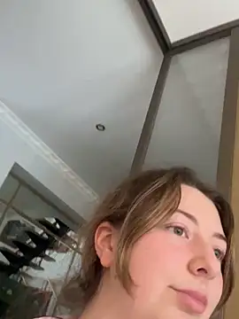 Snapshot of curvyflawless chatting on 11/16/25, 10:43 curvyflawless online show from 11/16/25, 10:43