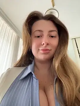 curvyflawless online show from 05/29/26, 08:23