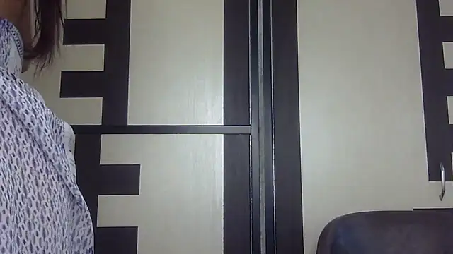 Snapshot of seema_raani chatting on 10/01/25, 04:40 seema raani online show from 10/01/25, 04:40