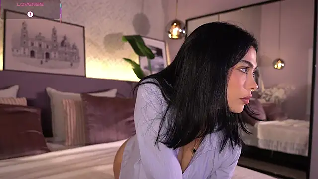 Snapshot of ElleDiane chatting on 11/25/25, 10:10 ElleDiane online show from 11/25/25, 10:10