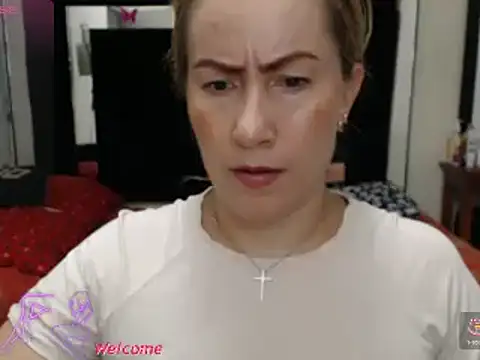 Snapshot of CATRINA-83 chatting on 01/29/25, 12:01 CATRINA-83 online show from 01/29/25, 12:01