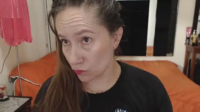 Snapshot of CATRINA-83 chatting on 10/02/25, 10:39 CATRINA-83 online show from 10/02/25, 10:39