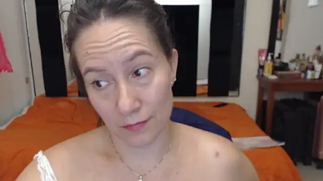 Snapshot of CATRINA-83 chatting on 10/04/25, 11:58 CATRINA-83 online show from 10/04/25, 11:58