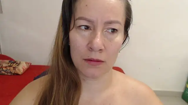 Snapshot of CATRINA-83 chatting on 12/22/25, 11:40 CATRINA-83 online show from 12/22/25, 11:40