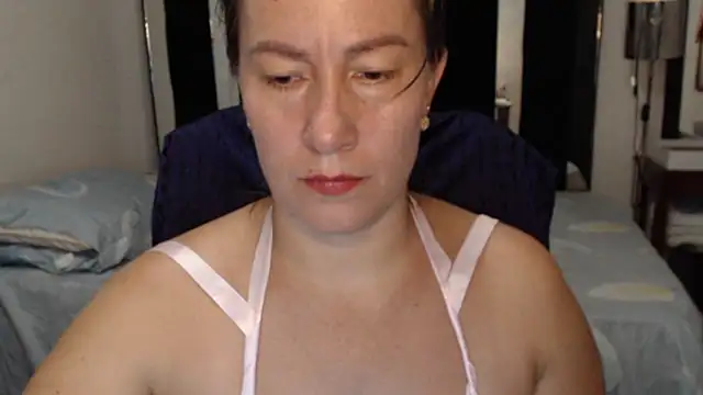 Snapshot of CATRINA-83 chatting on 07/18/26, 02:32 CATRINA-83 online show from 07/18/26, 02:32