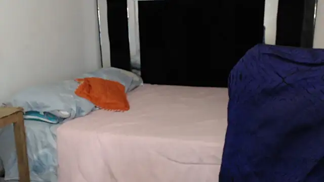 Snapshot of CATRINA-83 chatting on 08/07/26, 12:12 CATRINA-83 online show from 08/07/26, 12:12